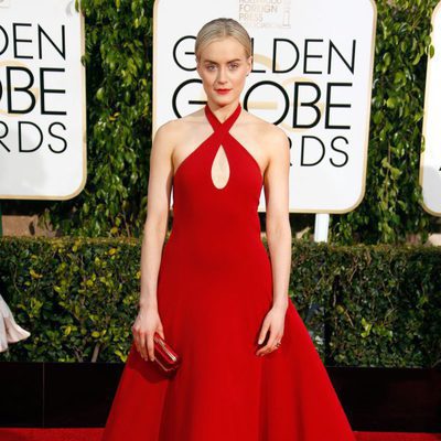 Taylor Schilling en los Globos de Oro 2015