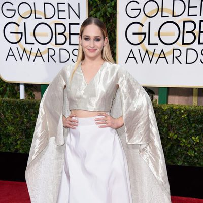 Jemima Kirke en la alfombra roja de los Globos de Oro 2015