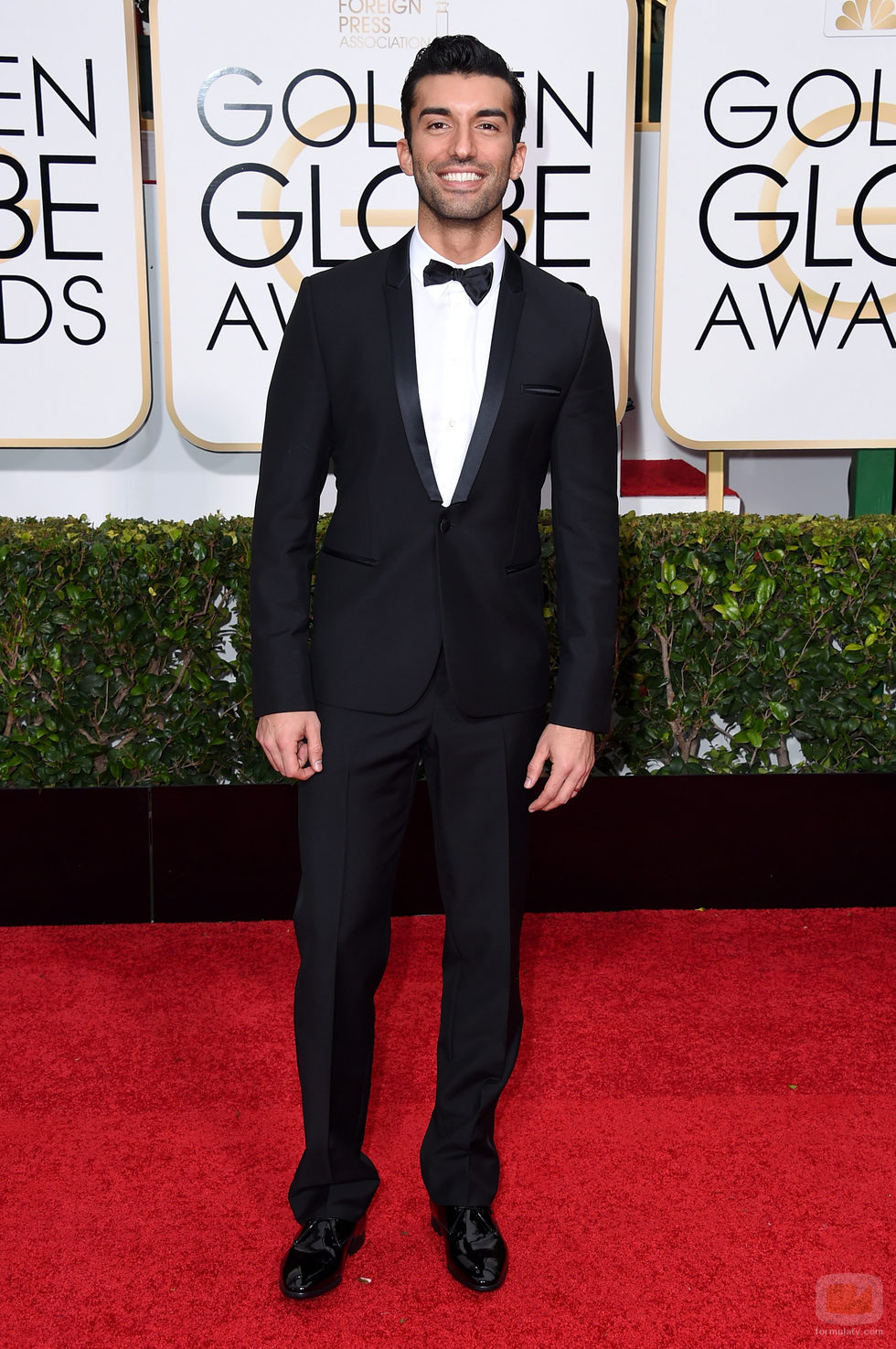 Justin Baldoni en la alfombra roja de los Globos de Oro 2015