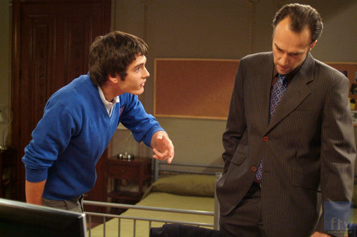 Yon González y Carlos Leal en la serie 'El Internado'