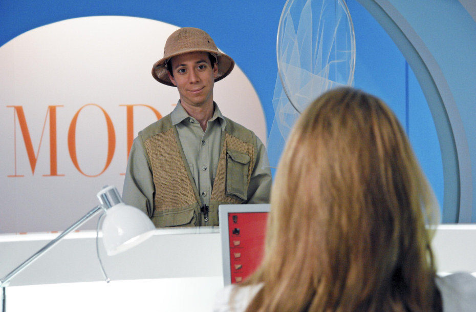 El actor Kevin Sussman vestido de boy scout en 'Ugly Betty'