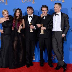 El equipo de "Boyhood" celebrando el Globo de Oro 2015 al mejor drama