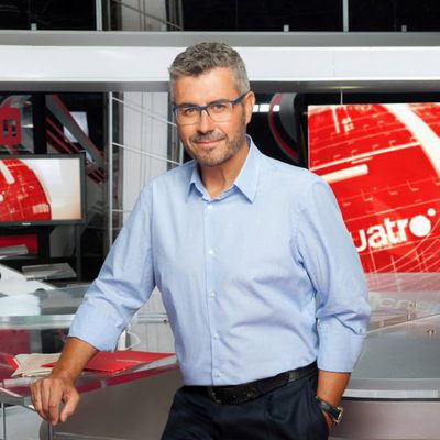Miguel Ángel Oliver, presentador de Noticias Cuatro