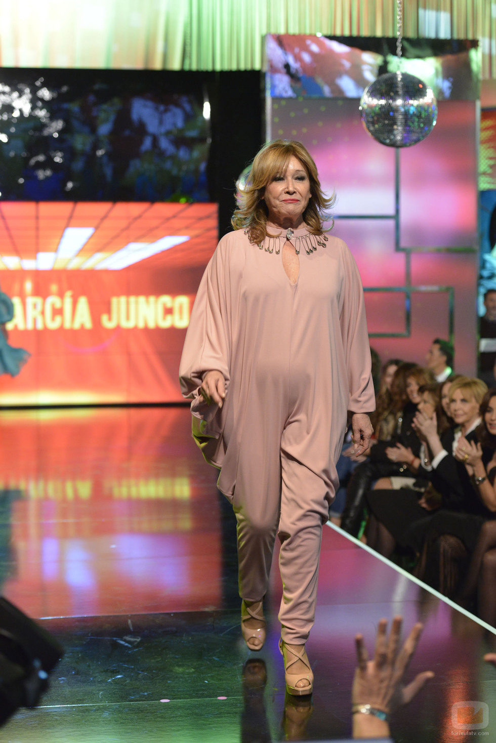 Mila Ximénez desfilando en la 'Sálvame Fashion Week'