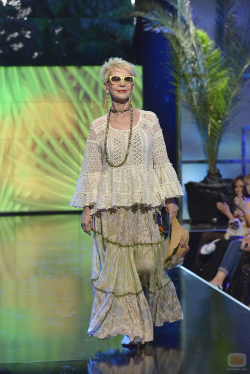 Karmele Marchante, desfile 'Sálvame Beach'