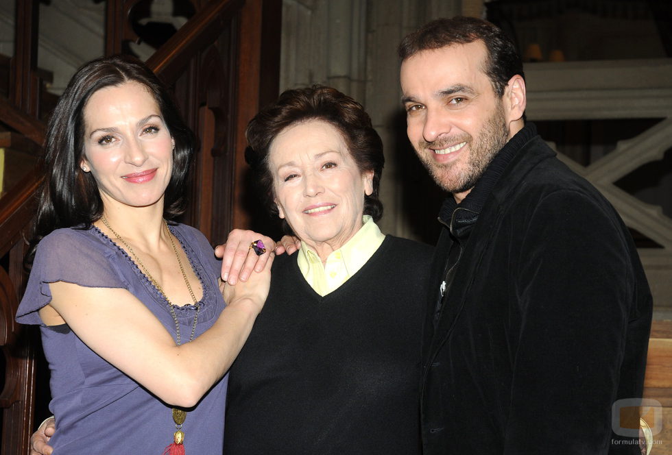 Amparo Baró junto a Luis Merlo y Natalia Millán 