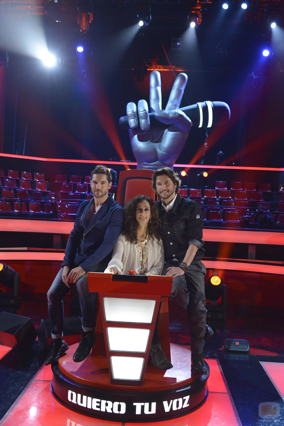 Manuel Carrasco, David Bisbal y Rosario Flores