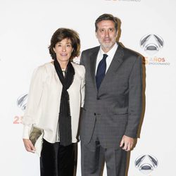 Rita Irasema y Emilio Aragón en la fiesta del 25 aniversario