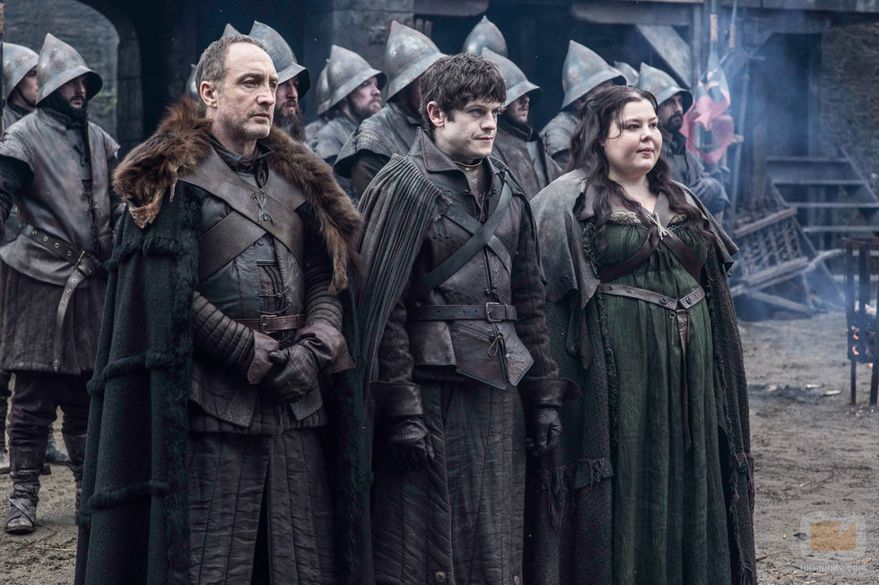 Los personajes Roose Bolton, Ramsay Bolton y Walda Frey