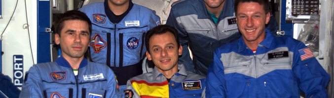 Pedro Duque con sus compañeros de expedición