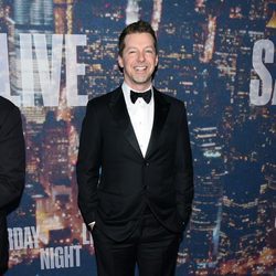 Sean Hayes en la fiesta 40 años de 'SNL'