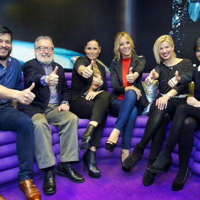 Edurne y sus cinco invitados para escuchar "Amanecer"