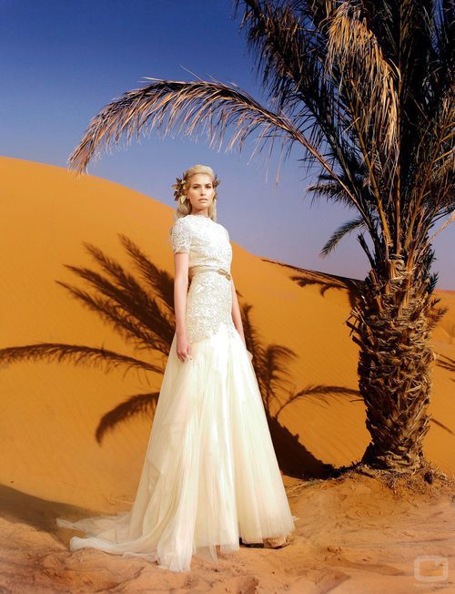 Adriana Abenia con un vestido nupcial para la revista Lucía Se Casa