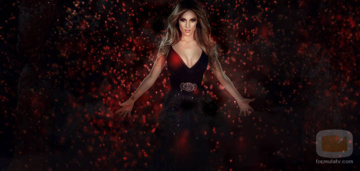 Edurne hace saltar chispas en el videoclip de "Amanecer"