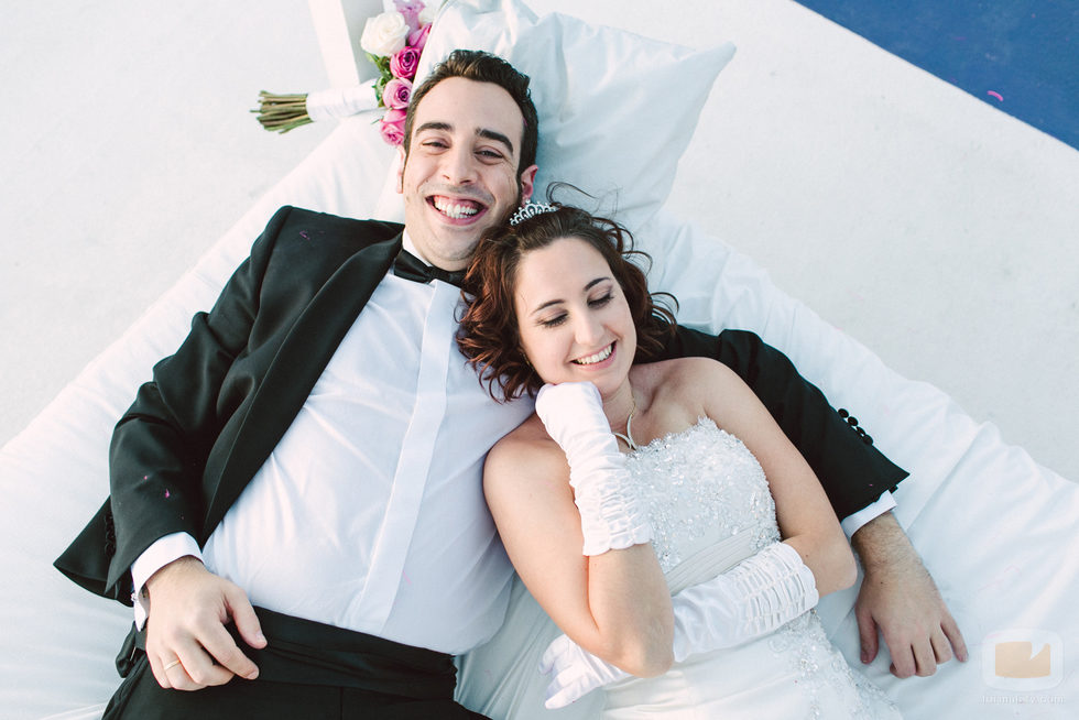 Salva y Gloria de 'Casados a primera vista' posan tras su boda