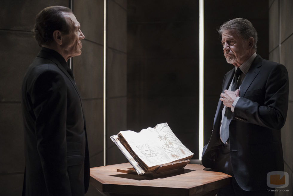 Juan Gea y Jaime Blanch en el cuarto episodio de 'El ministerio del tiempo'