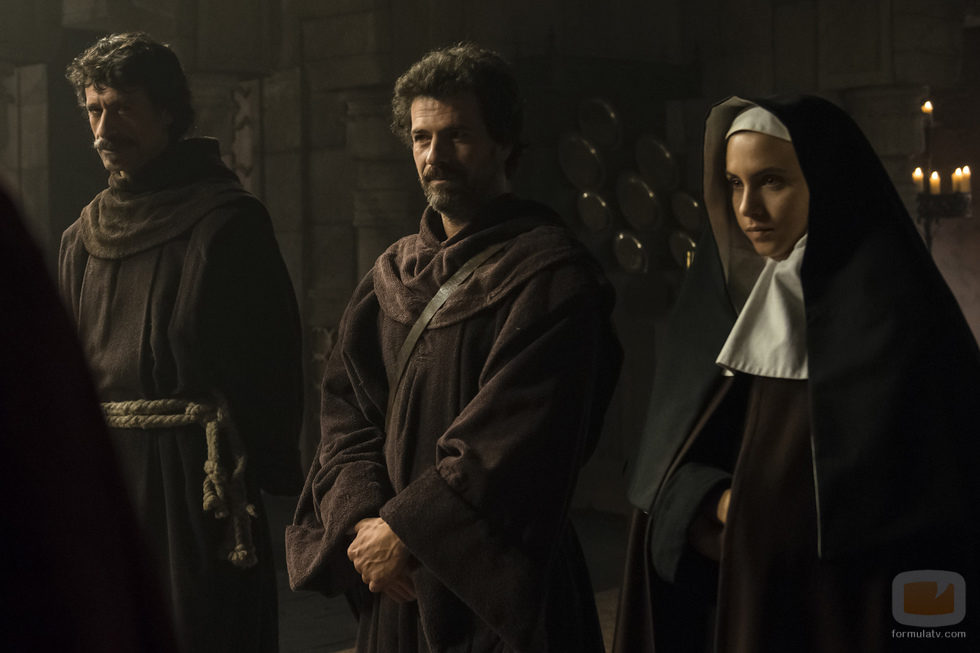 Nacho Fresneda, Rodolfo Sancho y Aura Garrido en el cuarto episodio de 'El ministerio del tiempo'