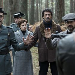 Los inspectores son sorprendidos por maquis en el terccer episodio de 'El ministerio del tiempo'