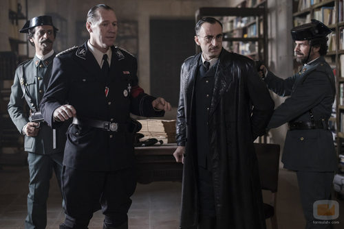 Alonso y Julián capturan a los nazis en el tercer episodio de 'El ministerio del tiempo'