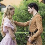 Myrcella Baratheon y Trystane Martell en 'Juego de Tronos'