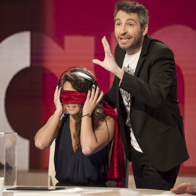 Cristina Pedroche con los ojos tapados en 'Zapeando'