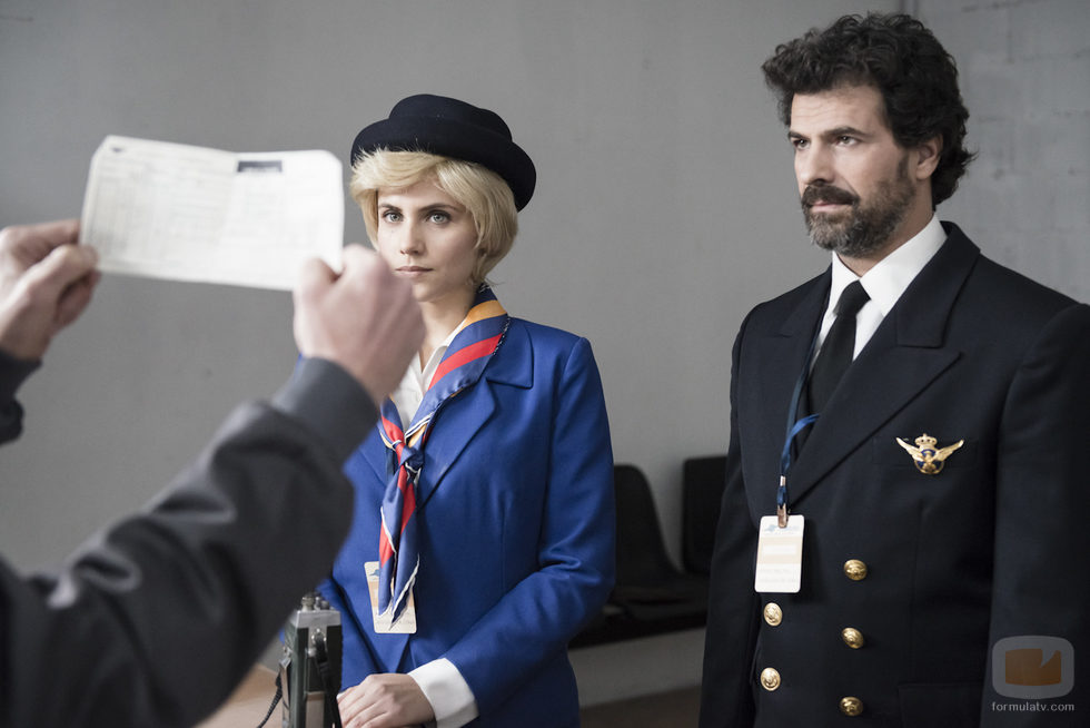 Amelia y Julian en el quinto episodio de 'El ministerio del tiempo'