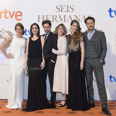 Las hermanas Silva junto a los hermanos Loygorri