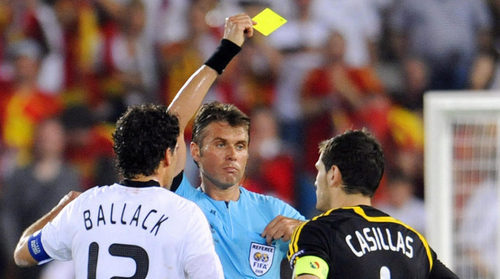 Tarjeta amarilla para Ballack y Casillas