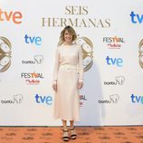 Marta Larralde en el photocall de 'Seis hermanas'