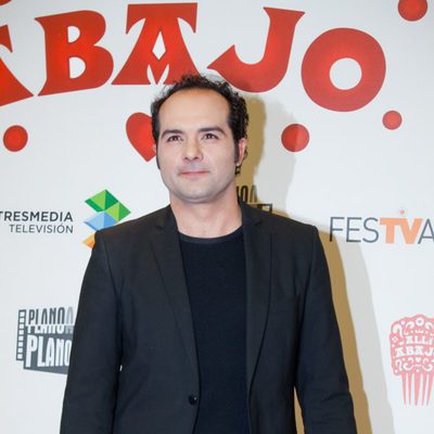 Alfonso Sánchez en el photocall de 'Allí abajo