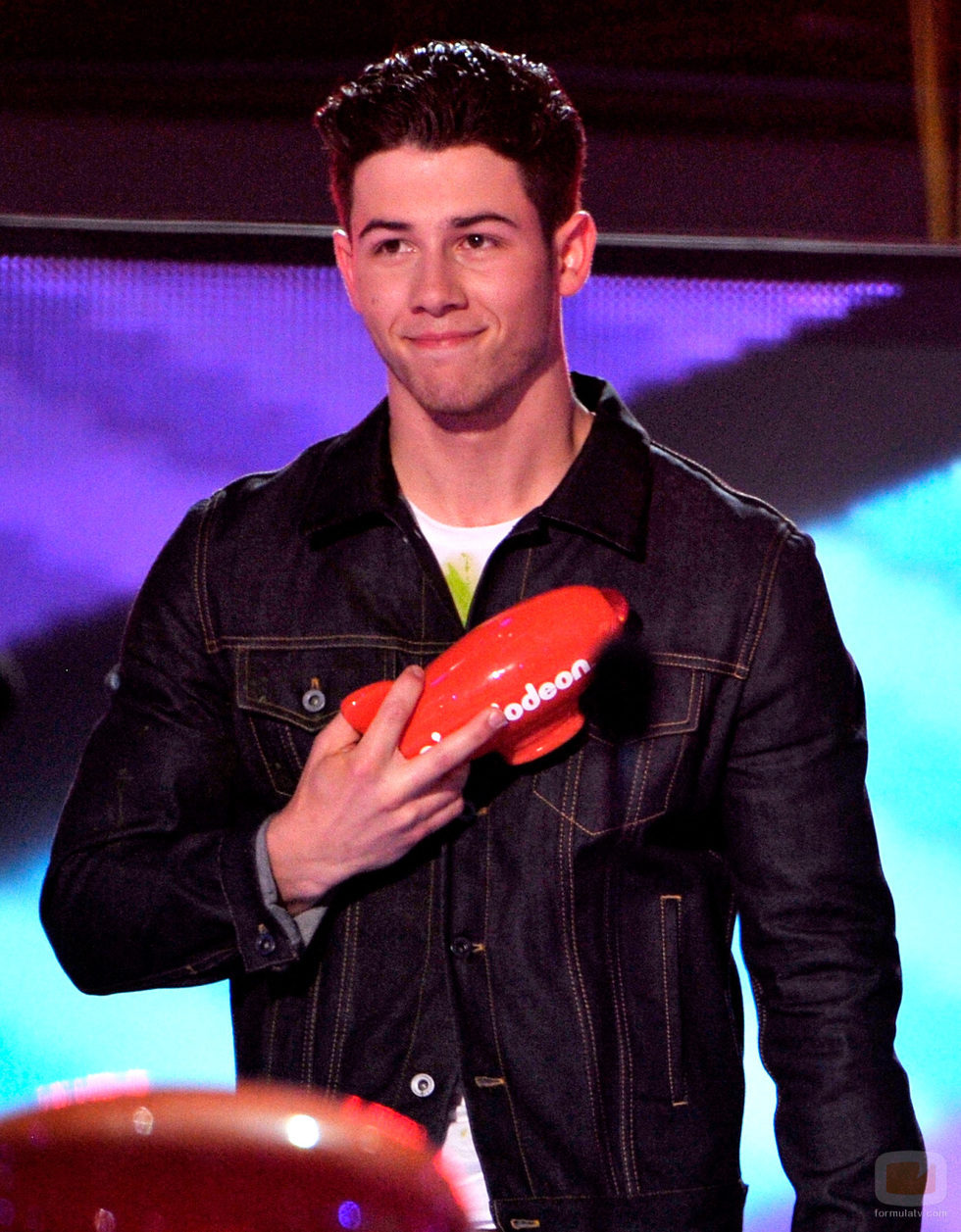 Nick Jonas presentó los Nickelodeon's 28th Annual Kids' Choice Awards