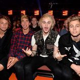 5 Seconds of Mars en el público en los Nickelodeon's 28th Annual Kids' Choice Awards 