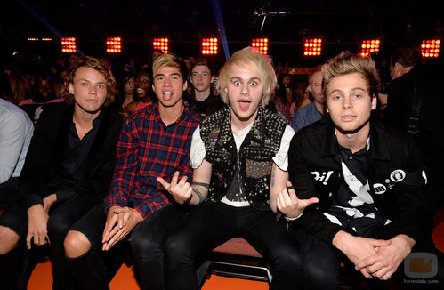 5 Seconds of Mars en el público en los Nickelodeon's 28th Annual Kids' Choice Awards 