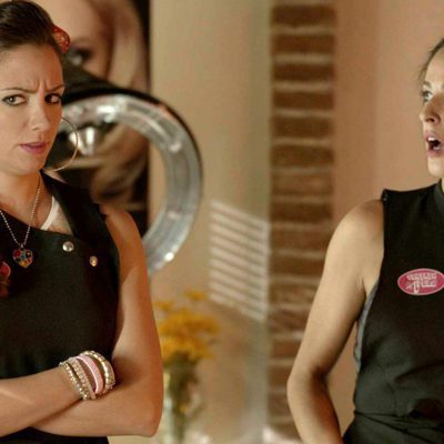 Melany y Paz en el tercer episodio de 'Aquí Paz y después Gloria'