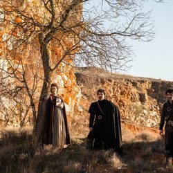 Julián, Amelia y Alonso en el sexto episodio de 'El ministerio del tiempo'