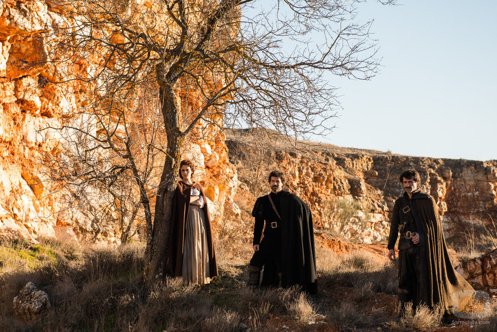 Julián, Amelia y Alonso en el sexto episodio de 'El ministerio del tiempo'
