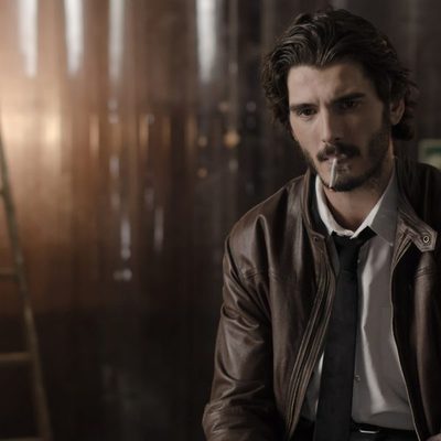 El agente Víctor en el tercer episodio de 'Bajo sospecha'