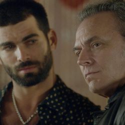 Ruben Cortada y Jose Coronado en el primer capítulo de la segunda temporada de 'El Príncipe'