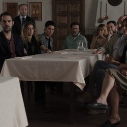 La familia Vega reunida en el cuarto episodio de 'Bajo sospecha'