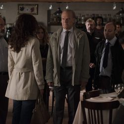 El comisario Casas se enfrenta a Begoña en el quinto episodio de 'Bajo sospecha'
