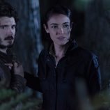 Laura y Víctor en el sexto episodio de 'Bajo sospecha'