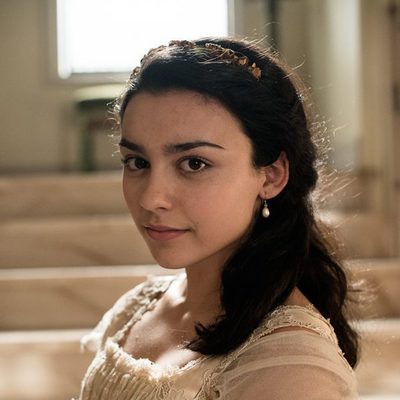 Carla Diaz es Elisa en 'Seis hermanas'