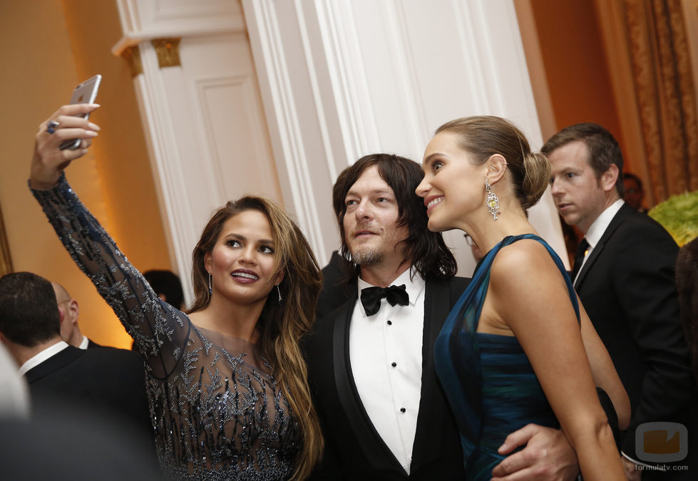 Norman Reedus haciendo un selfie en la Cena de Corresponsales de la Casa Blanca