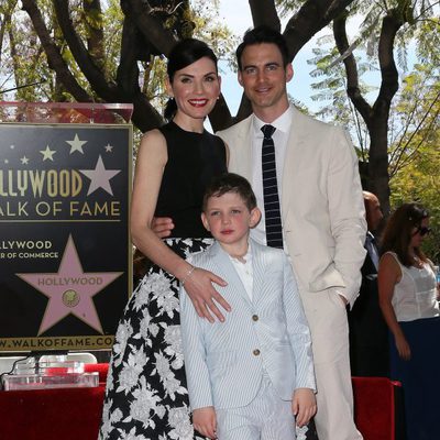 Julianna Margulies con su marido e hijo en el Paseo de la Fama
