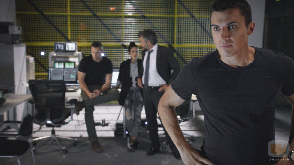 Morey en la comisaria en el cuarto capítulo de la segunda temporada de 'El Príncipe'