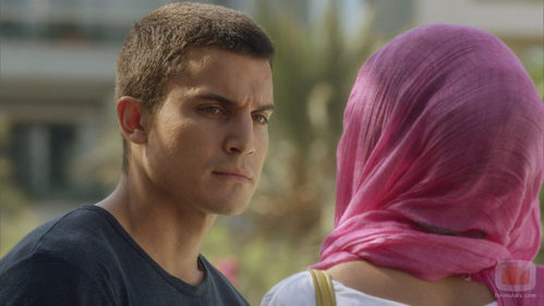 Morey y Fátima durante la cuarta entrega de la segunda temporada de 'El Príncipe'