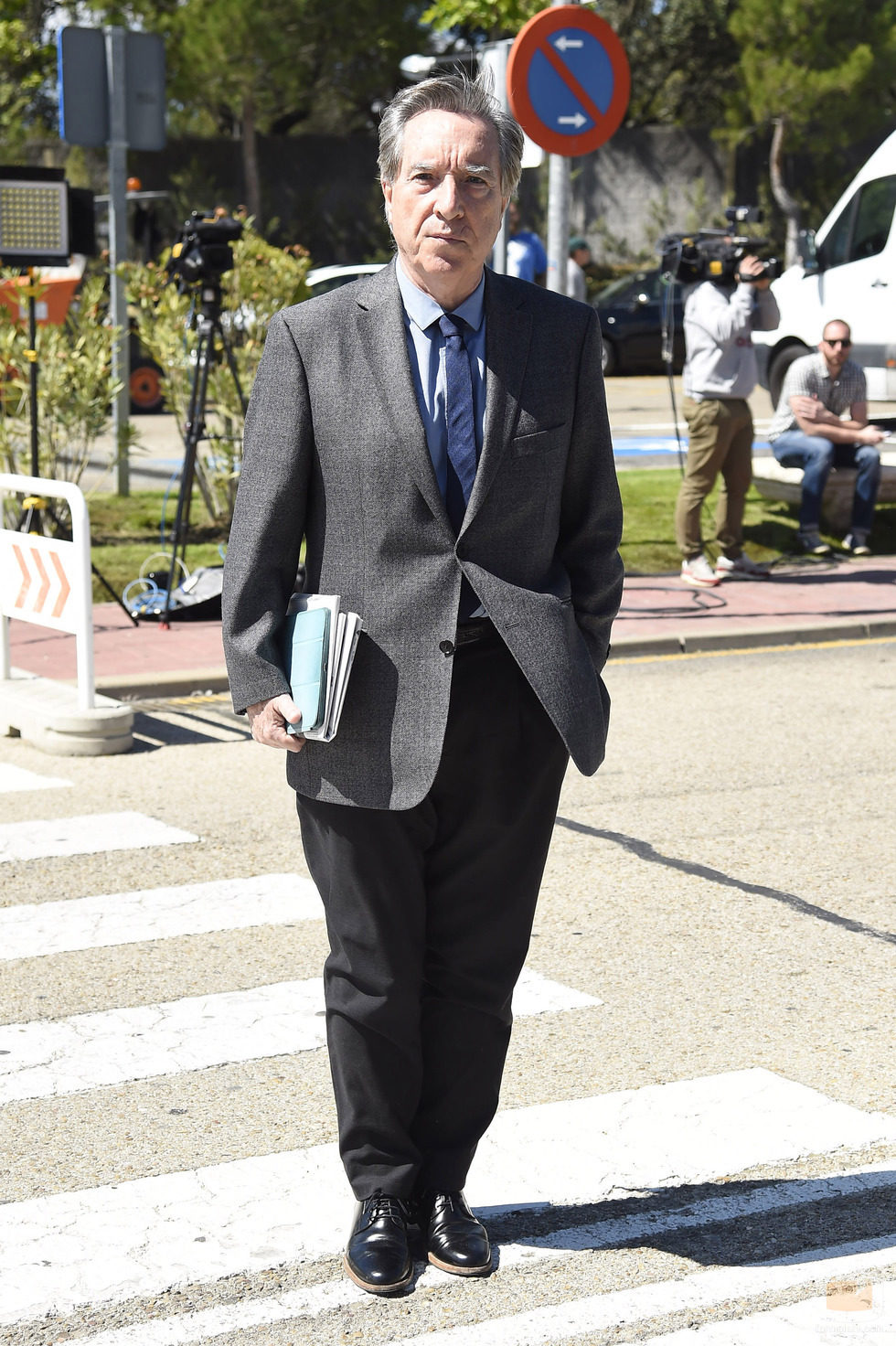 Iñaki Gabilondo en el funeral de Jesús Hermida