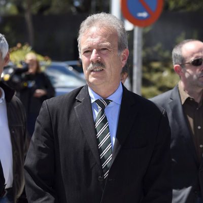El periodista Manuel Campo Vidal en el velatorio durante el entierro de Jesús Hermida
