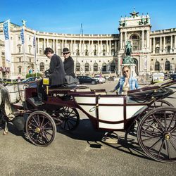 Edurne pasea por la Heldenplatz de Viena en un carruaje de caballos
