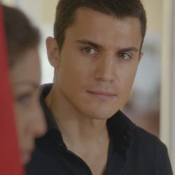 Morey preocupado por Fátima en el sexto capítulo de la segunda temporada de 'El Príncipe'